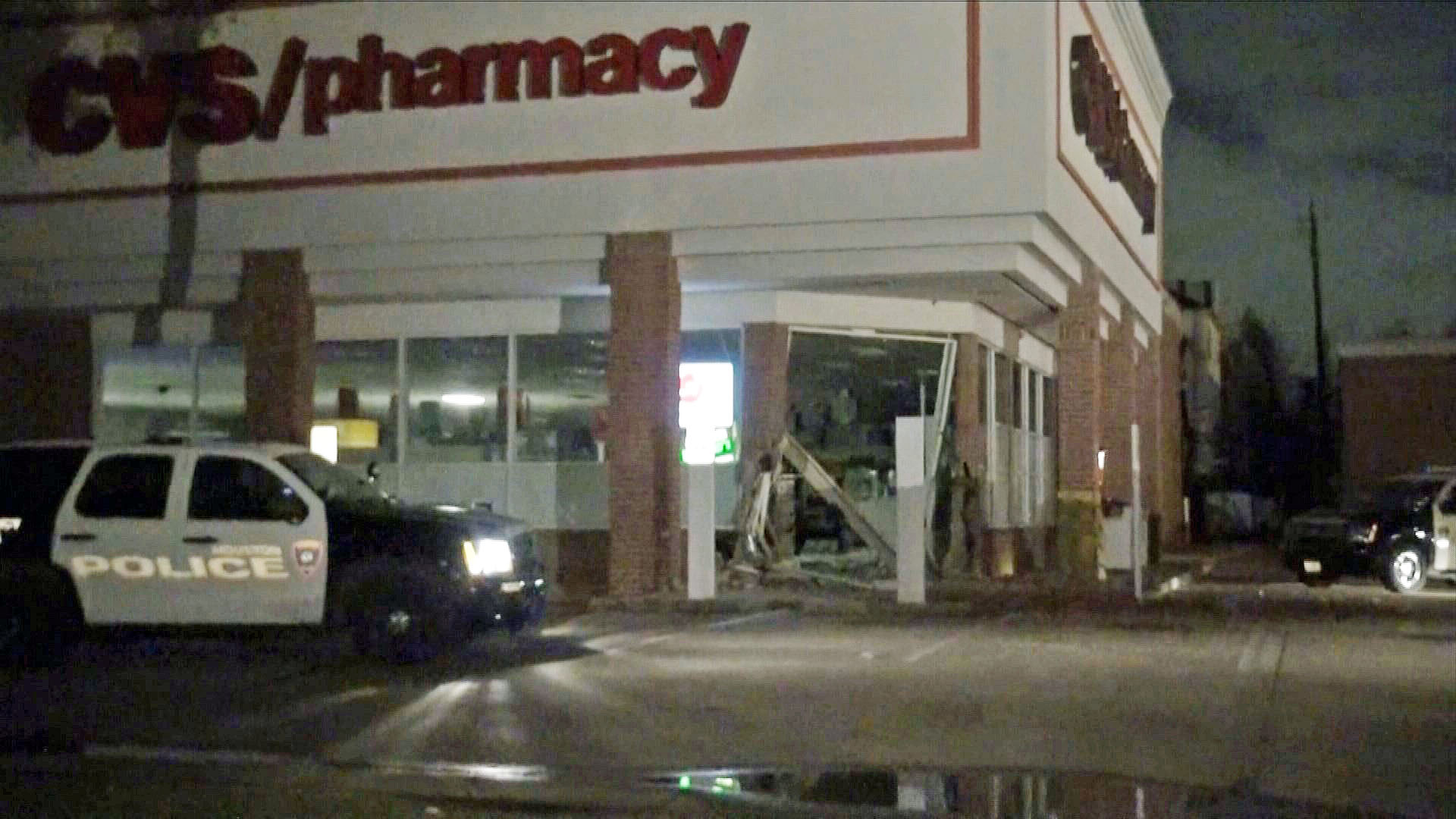 Crooks trash Montrose CVS store in failed smash-and-grab | khou.com